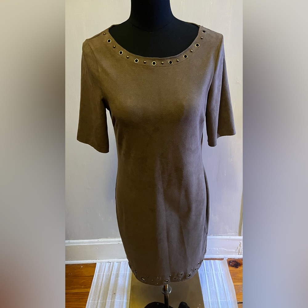 Level 99 Faux Suede Short Sleeve Grommet Studded Sheath Jewel Button Dress (S)